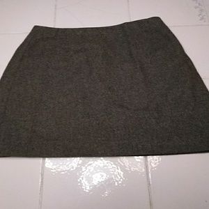 Size 4 100% wool lined skirt.   .  218